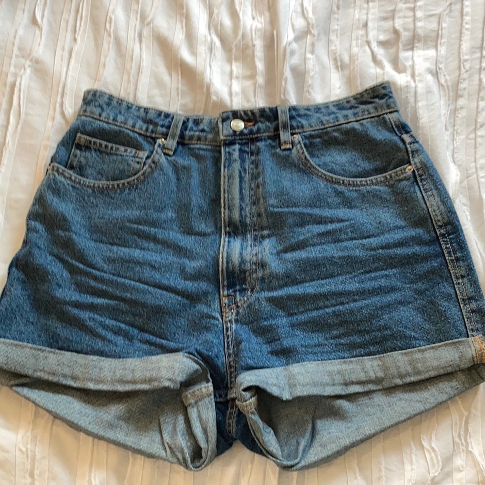 Zara Medium Wash High Rise Mom Shorts